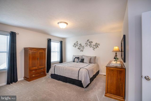 1734 WOODLEDGE DR, State College, PA 16803