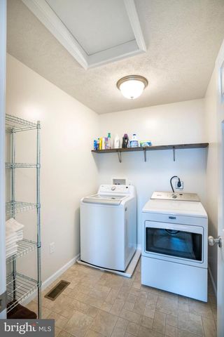 1734 WOODLEDGE DR, State College, PA 16803