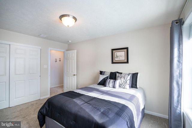 1734 WOODLEDGE DR, State College, PA 16803