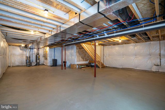 1734 WOODLEDGE DR, State College, PA 16803