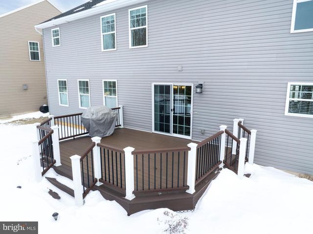 1734 WOODLEDGE DR, State College, PA 16803