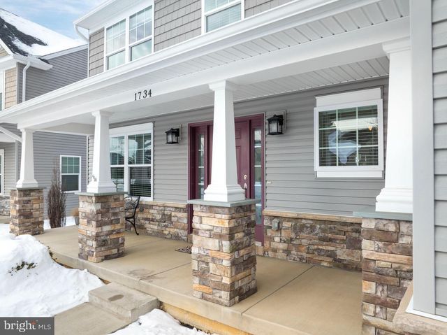 1734 WOODLEDGE DR, State College, PA 16803