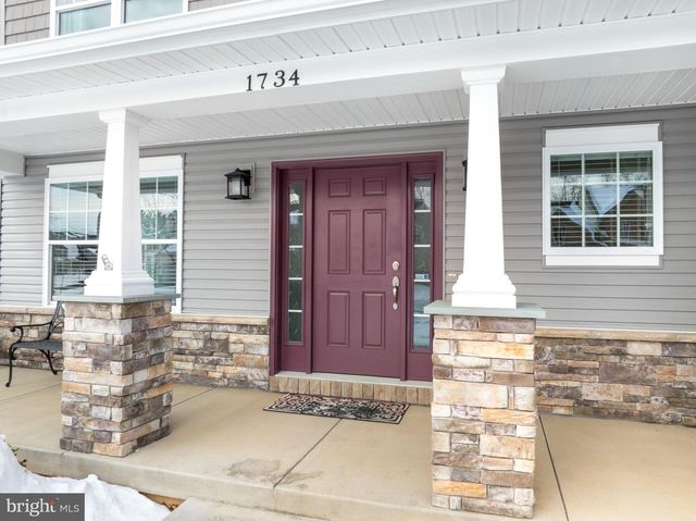 1734 WOODLEDGE DR, State College, PA 16803