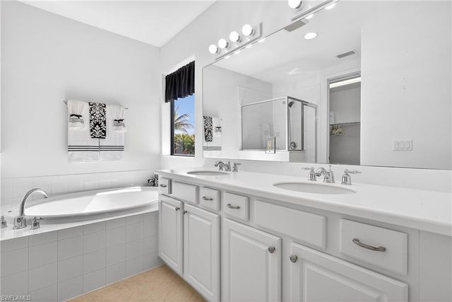 1248 Manado DR, Naples, FL 34113