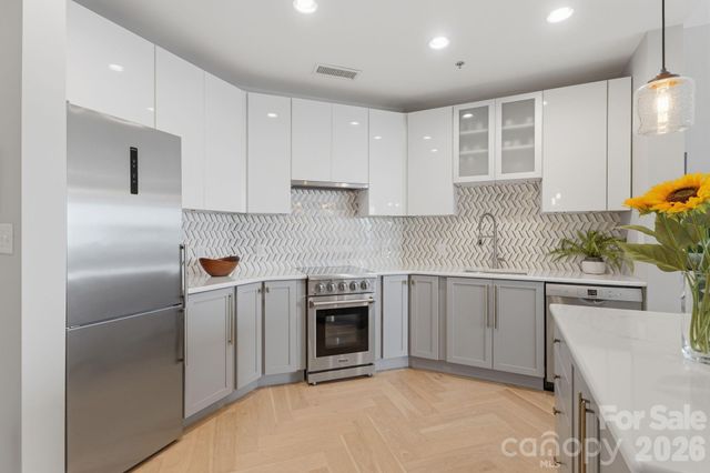 333 W Trade Street 1306, Charlotte, NC 28202