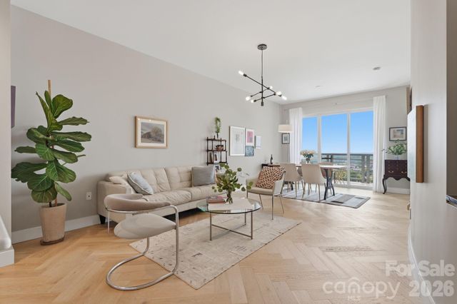 333 W Trade Street 1306, Charlotte, NC 28202