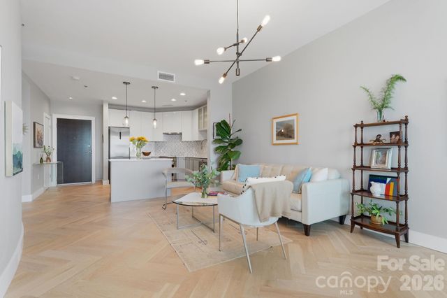 333 W Trade Street 1306, Charlotte, NC 28202