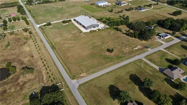 2291 Pianalto Road, Tontitown, AR 72762