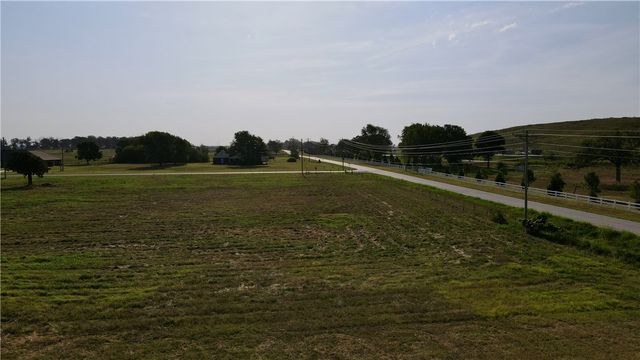 2291 Pianalto Road, Tontitown, AR 72762