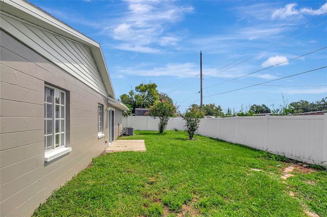 1713 CARNEGIE CIRCLE, Tampa, FL 33619