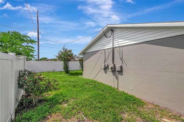 1713 CARNEGIE CIRCLE, Tampa, FL 33619