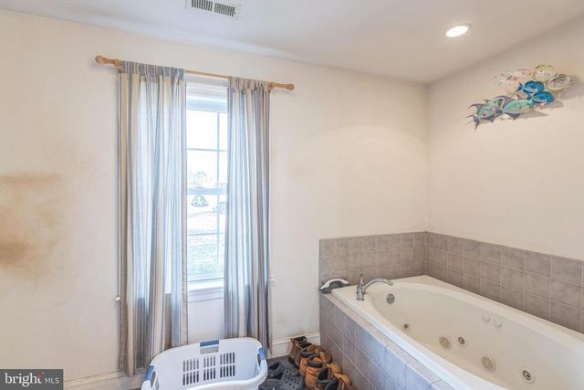 7599 SECRETARYS SAND RD, Schuyler, VA 22969