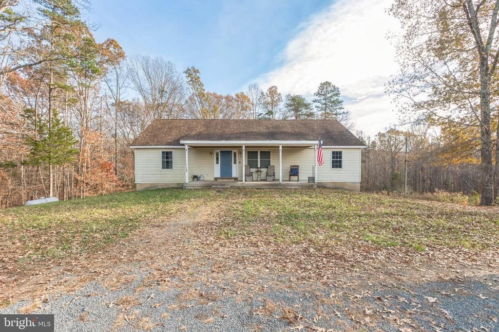 7599 SECRETARYS SAND RD, Schuyler, VA 22969