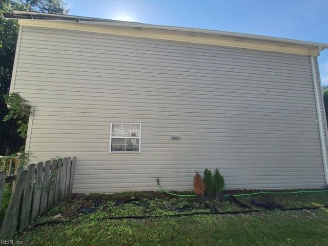 229 Judith CIR, Yorktown, VA 23693
