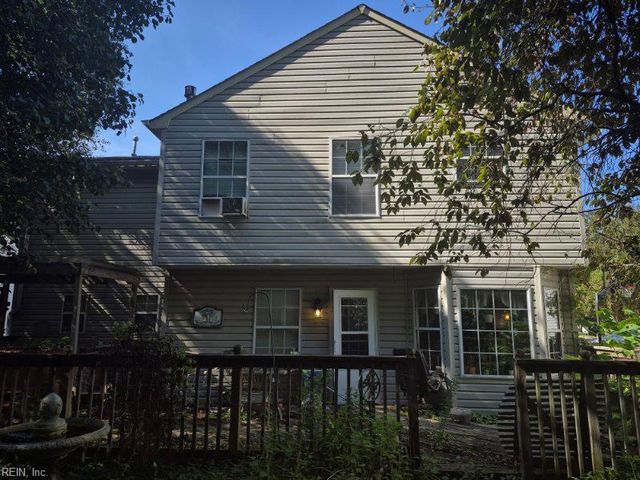 229 Judith CIR, Yorktown, VA 23693