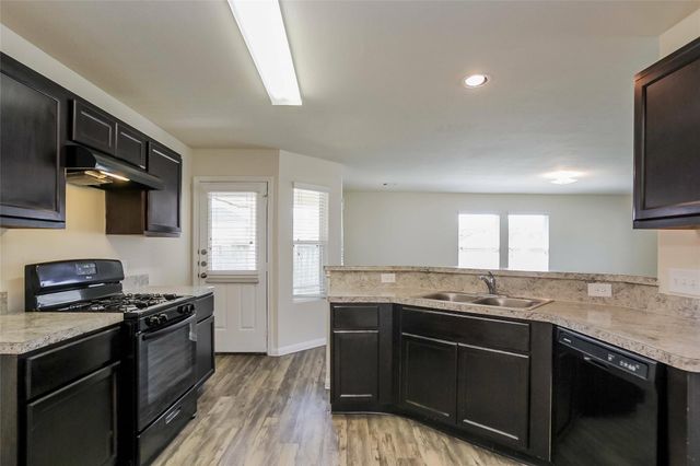 10118 10118 Drive, Houston, TX 77044