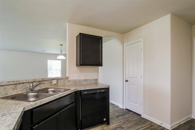 10118 10118 Drive, Houston, TX 77044