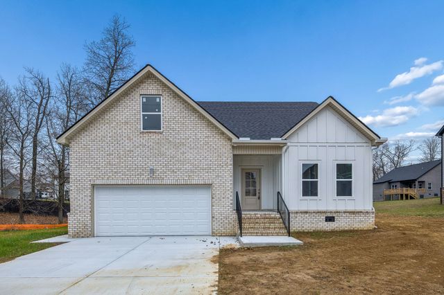 560 Oak Glen Dr, Smithville, TN 37166
