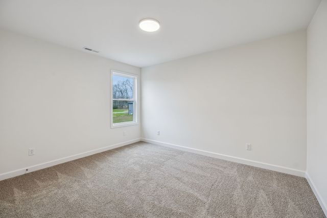 560 Oak Glen Dr, Smithville, TN 37166