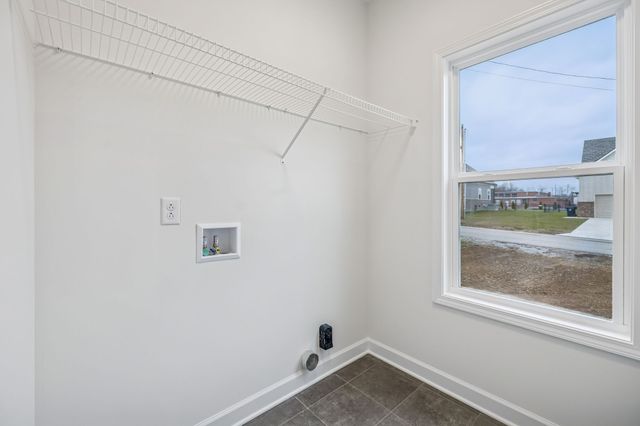 560 Oak Glen Dr, Smithville, TN 37166