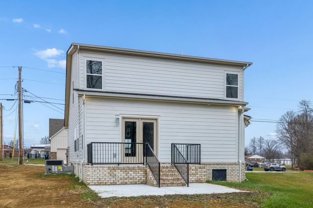 560 Oak Glen Dr, Smithville, TN 37166