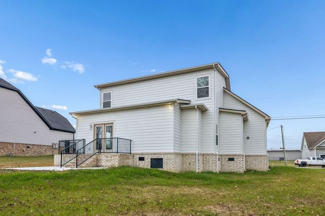 560 Oak Glen Dr, Smithville, TN 37166