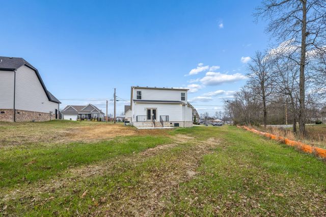 560 Oak Glen Dr, Smithville, TN 37166
