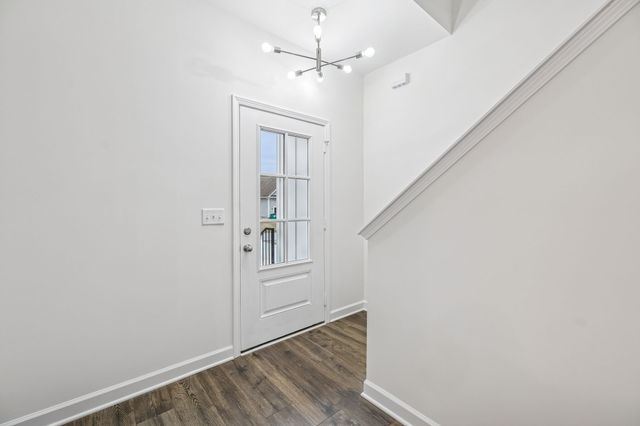 560 Oak Glen Dr, Smithville, TN 37166