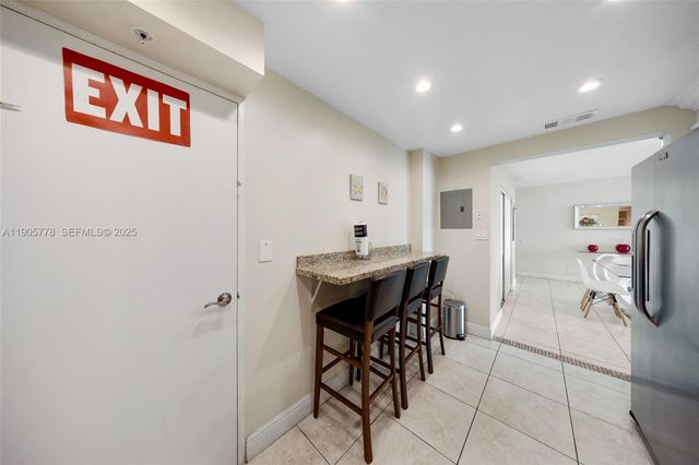 3801 S Ocean Drive 15R, Hollywood, FL 33019
