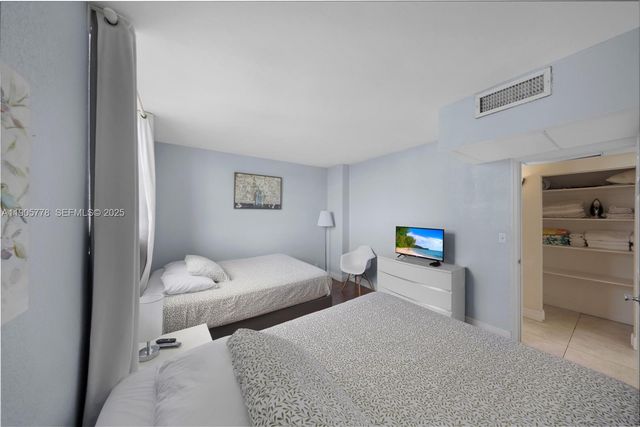 3801 S Ocean Drive 15R, Hollywood, FL 33019