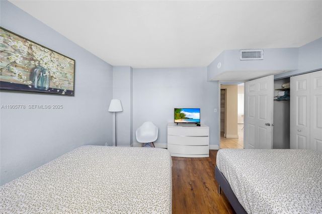 3801 S Ocean Drive 15R, Hollywood, FL 33019