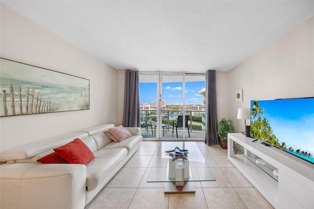3801 S Ocean Drive 15R, Hollywood, FL 33019