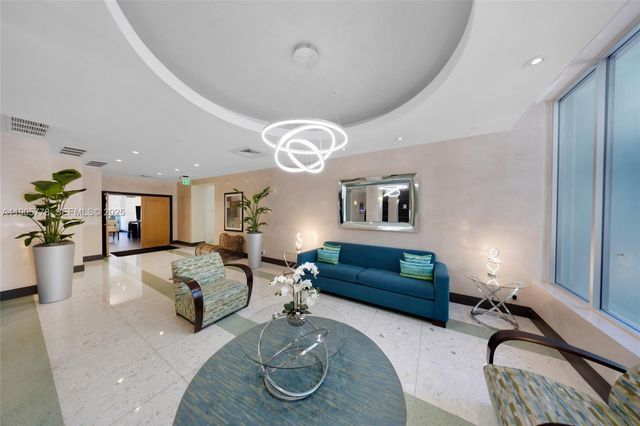 3801 S Ocean Drive 15R, Hollywood, FL 33019