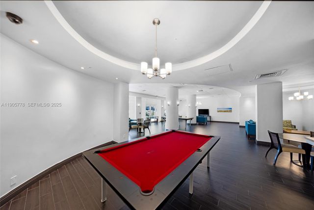 3801 S Ocean Drive 15R, Hollywood, FL 33019