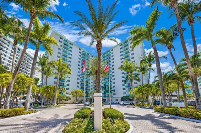 3801 S Ocean Drive 15R, Hollywood, FL 33019
