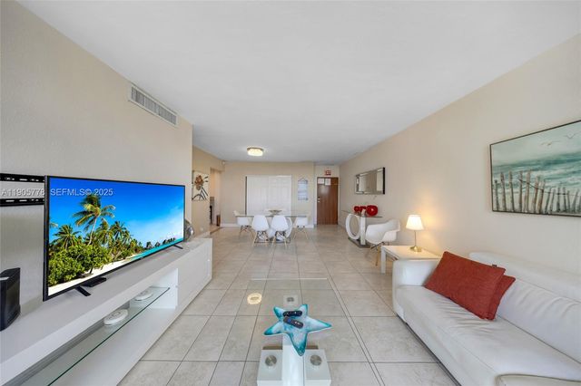 3801 S Ocean Drive 15R, Hollywood, FL 33019