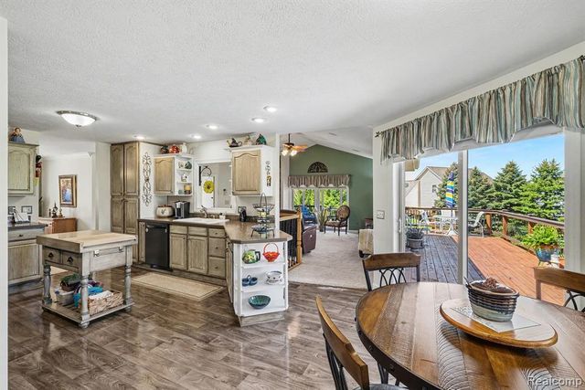 408 N Outlook Court, Perry, MI 48872