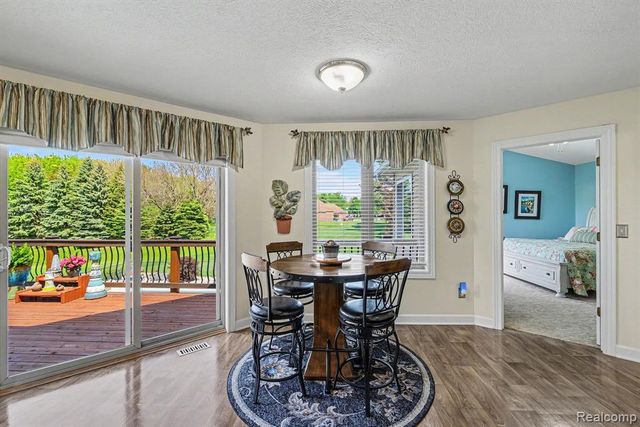 408 N Outlook Court, Perry, MI 48872