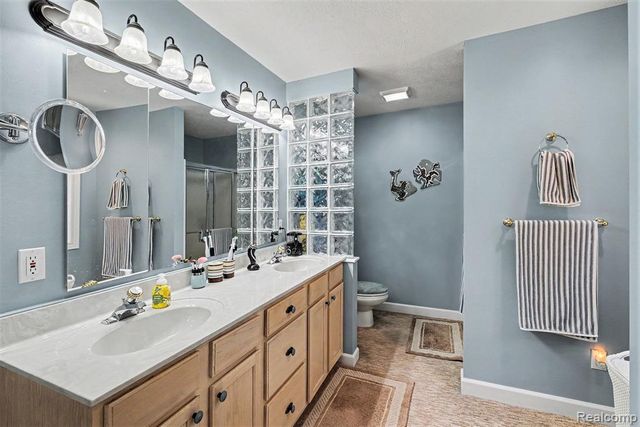 408 N Outlook Court, Perry, MI 48872