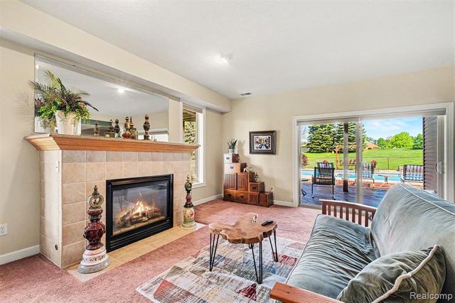 408 N Outlook Court, Perry, MI 48872