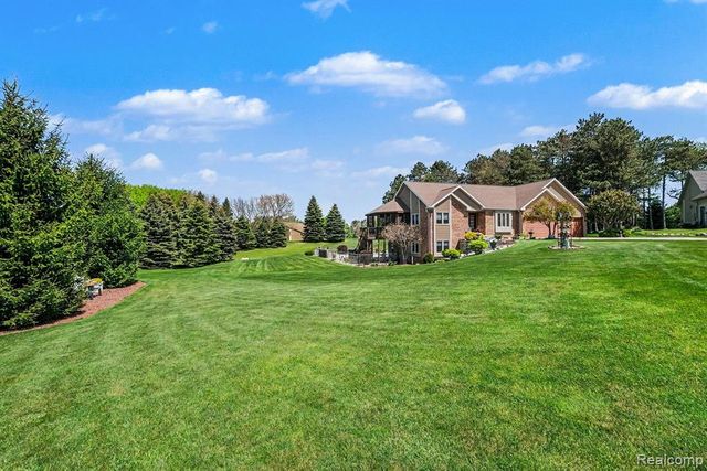 408 N Outlook Court, Perry, MI 48872