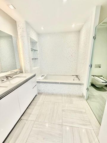 16901 Collins Ave 1202, Sunny Isles Beach, FL 33160