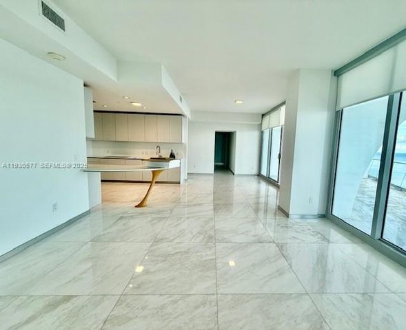 16901 Collins Ave 1202, Sunny Isles Beach, FL 33160