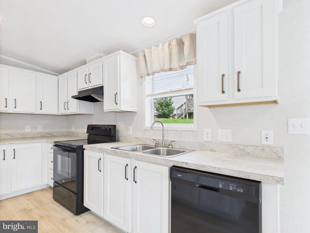 119 CHESTNUT HILL DR, York, PA 17408