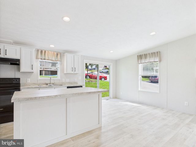 119 CHESTNUT HILL DR, York, PA 17408