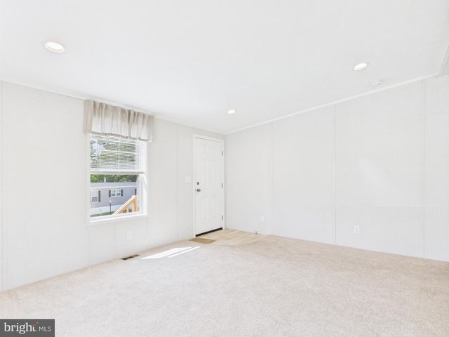 119 CHESTNUT HILL DR, York, PA 17408