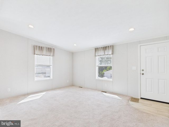 119 CHESTNUT HILL DR, York, PA 17408