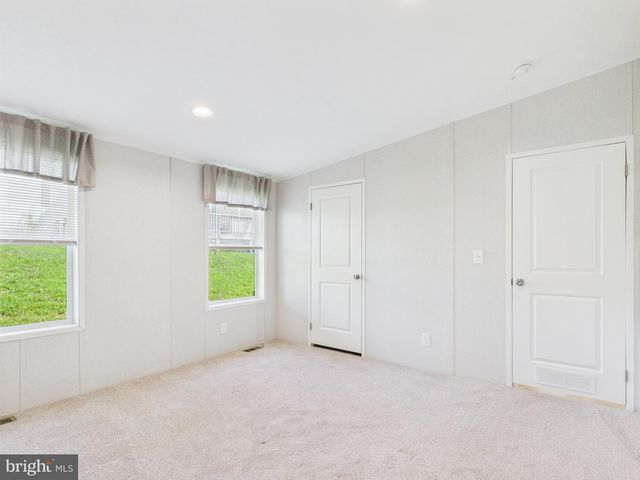 119 CHESTNUT HILL DR, York, PA 17408