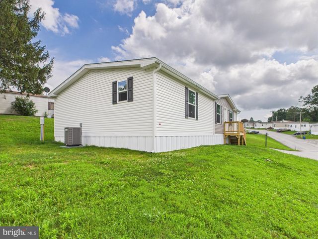 119 CHESTNUT HILL DR, York, PA 17408