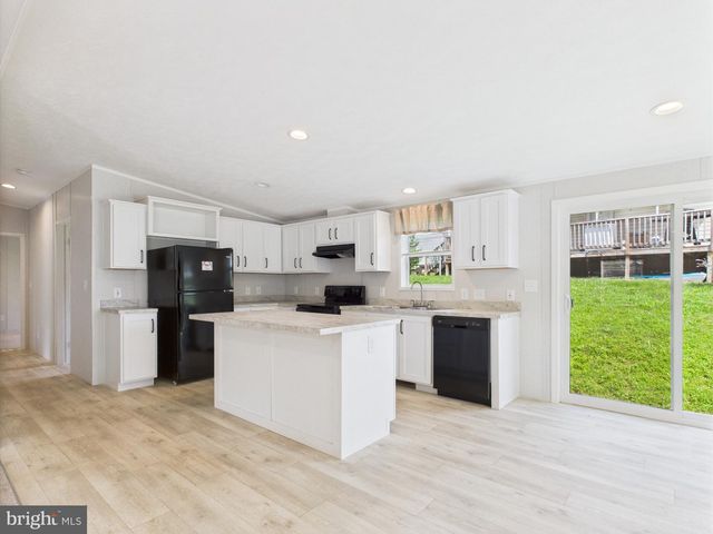 119 CHESTNUT HILL DR, York, PA 17408